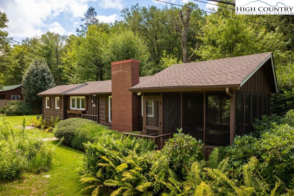 Image number 1 for the current listing