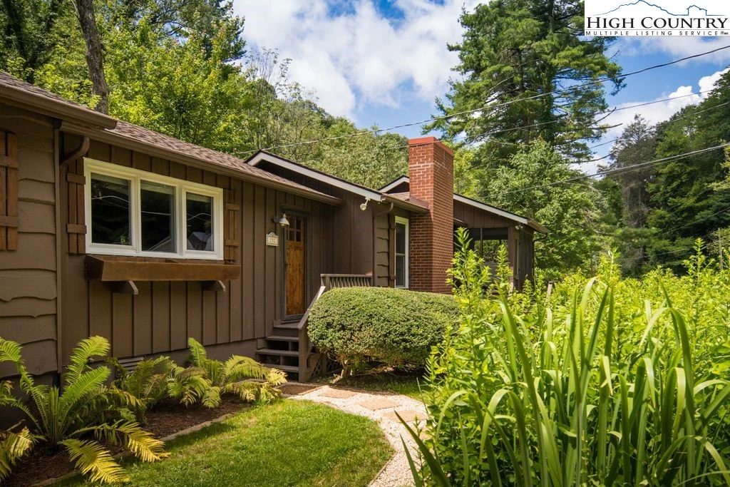 Image number 2 for the current listing