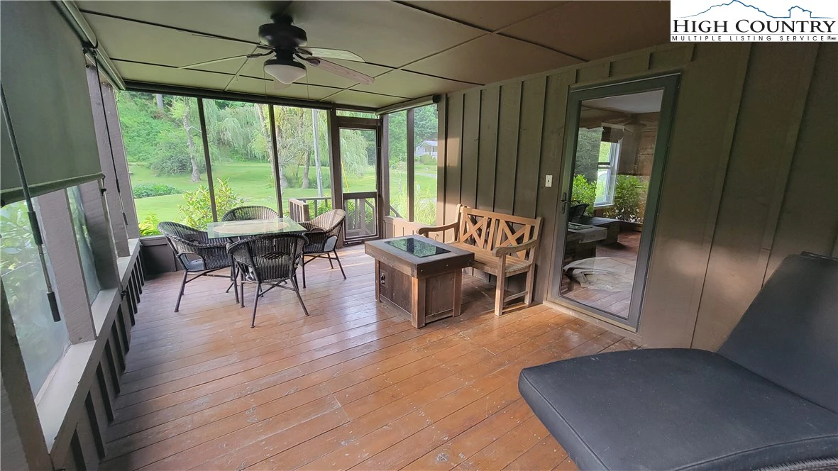 Image number 18 for the current listing