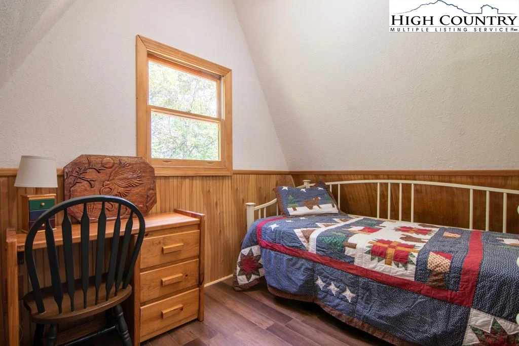 Image number 6 for the current listing
