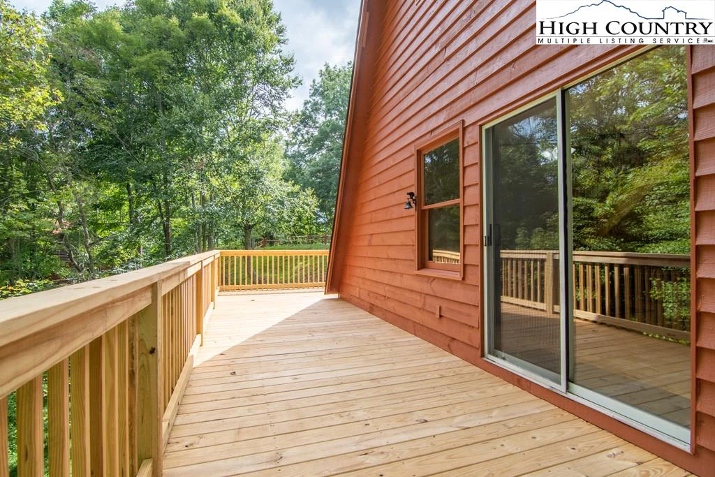 Image number 18 for the current listing