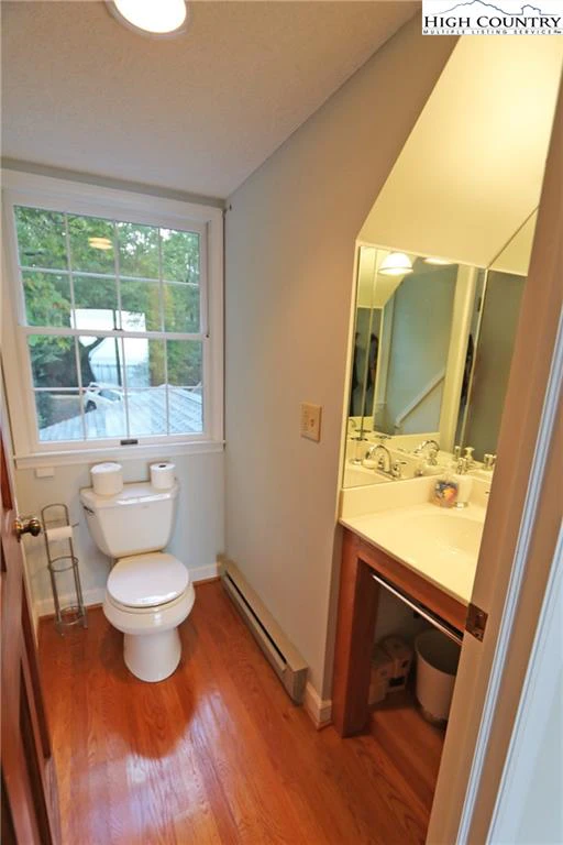Image number 9 for the current listing