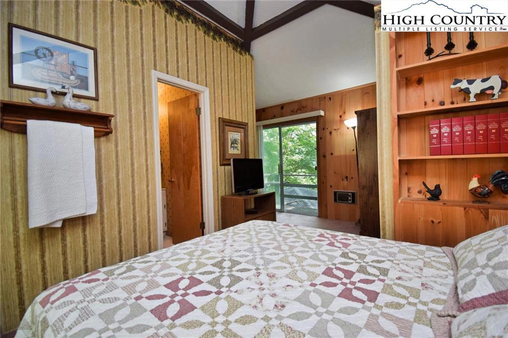 Image number 3 for the current listing