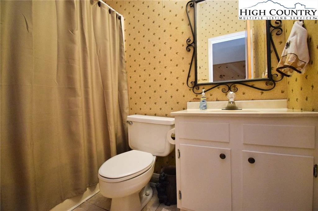 Image number 4 for the current listing