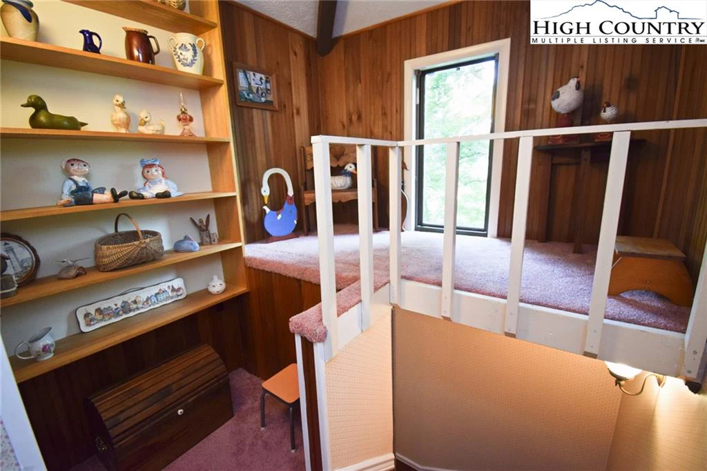 Image number 6 for the current listing