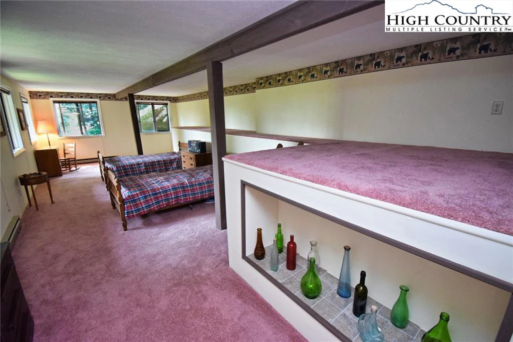Image number 7 for the current listing
