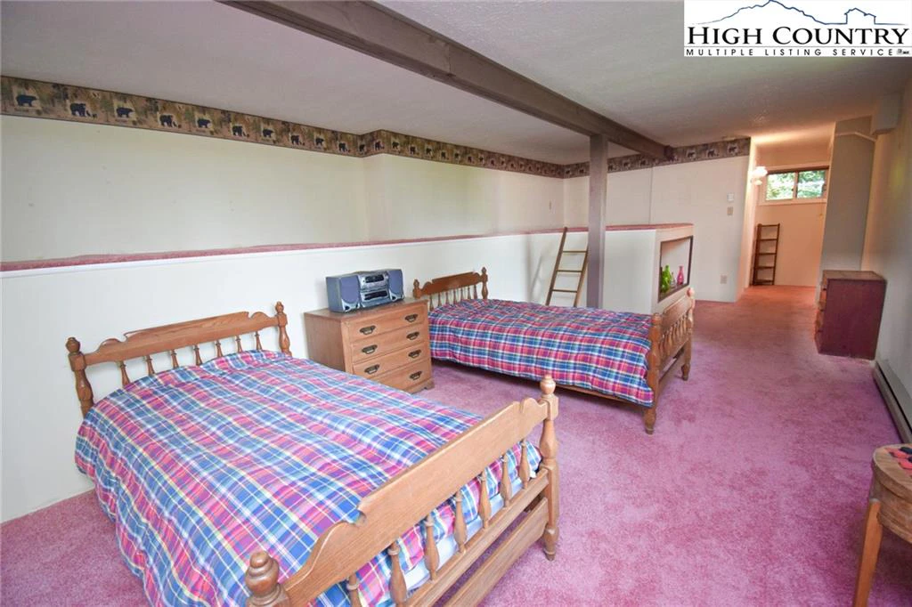 Image number 8 for the current listing