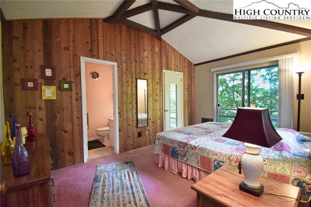 Image number 13 for the current listing