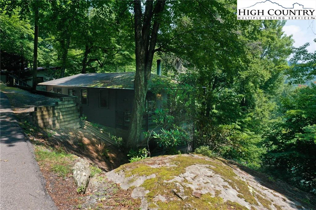 Image number 18 for the current listing