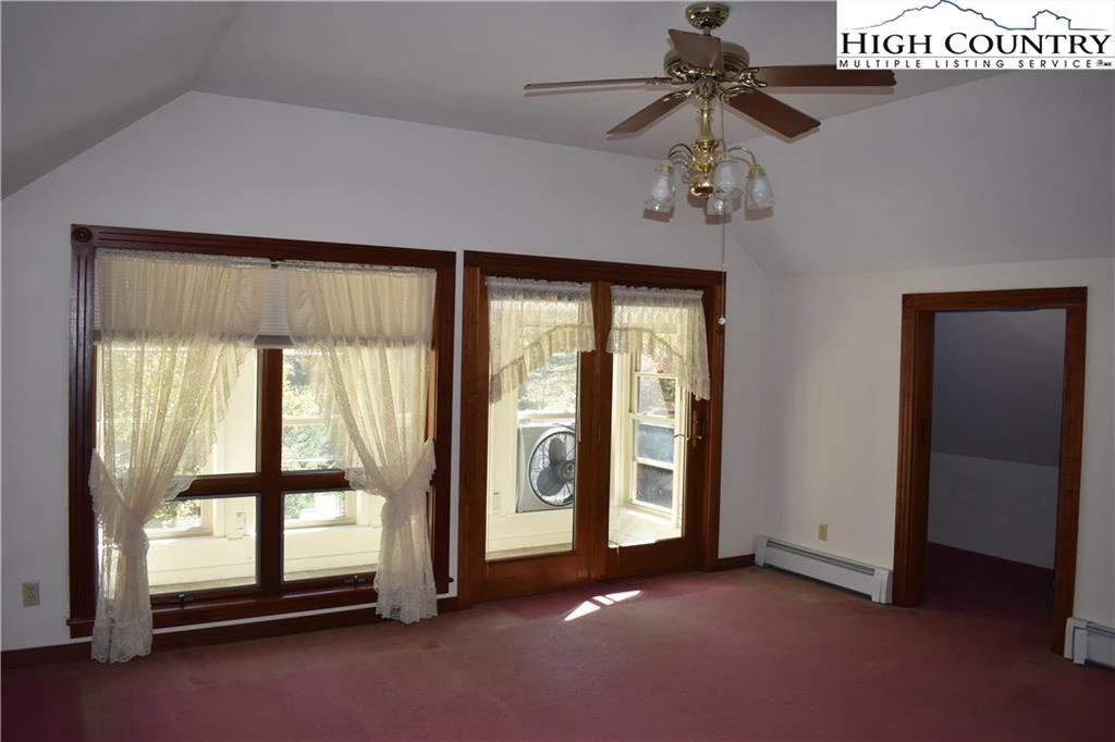 Image number 7 for the current listing