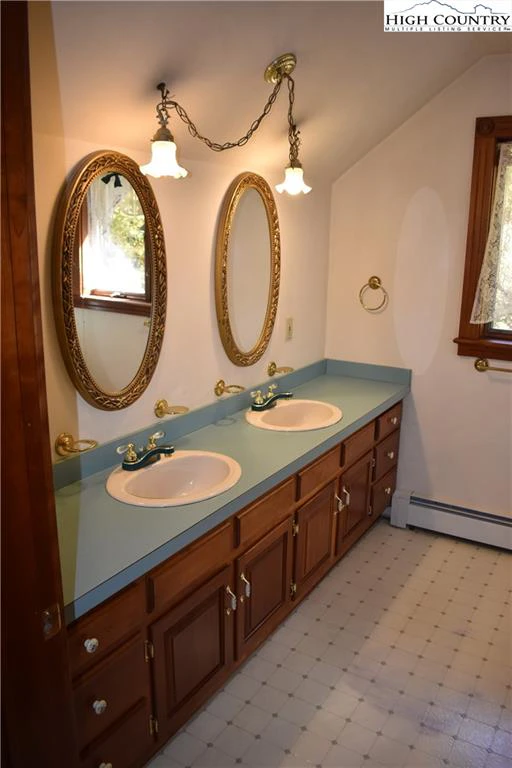 Image number 13 for the current listing