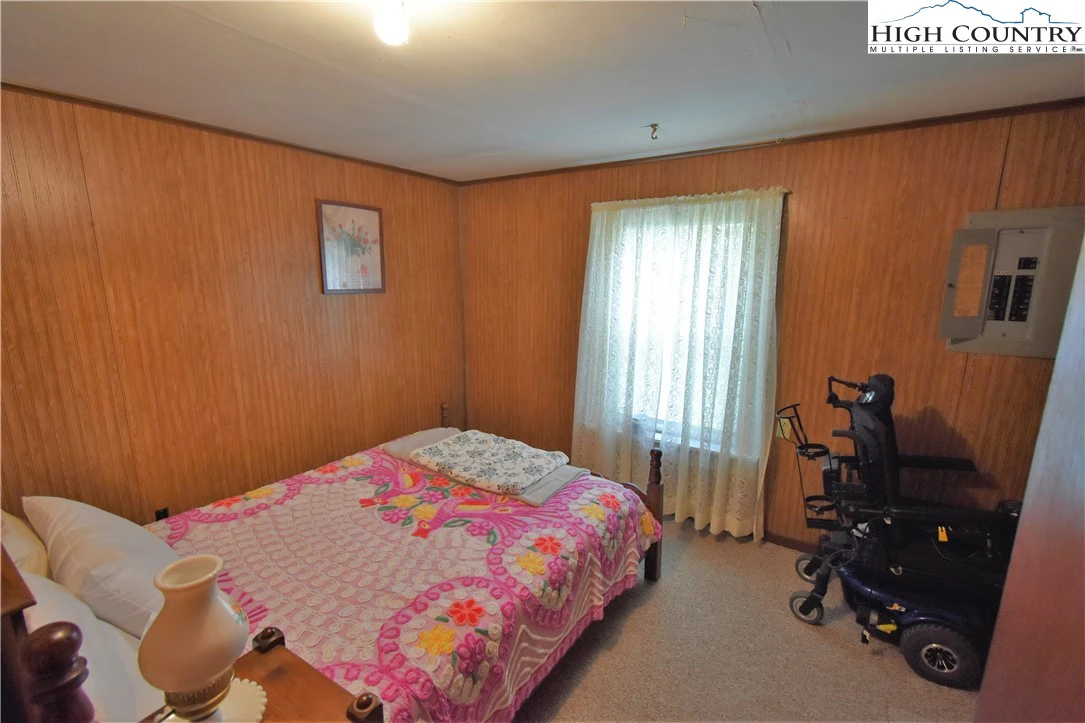 Image number 9 for the current listing