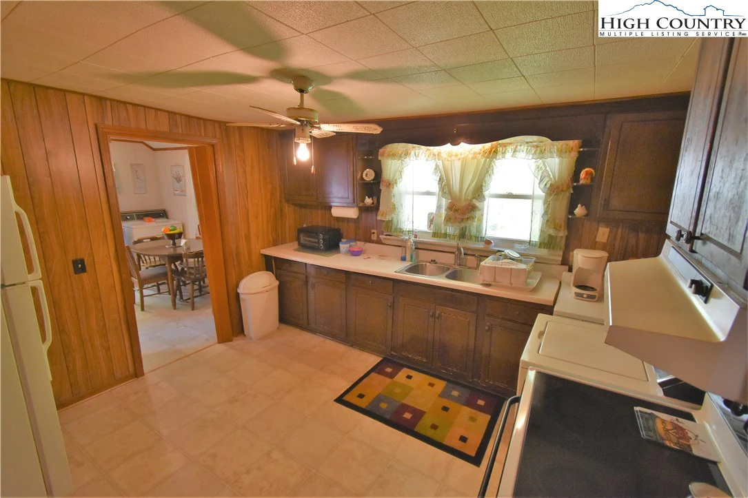Image number 7 for the current listing