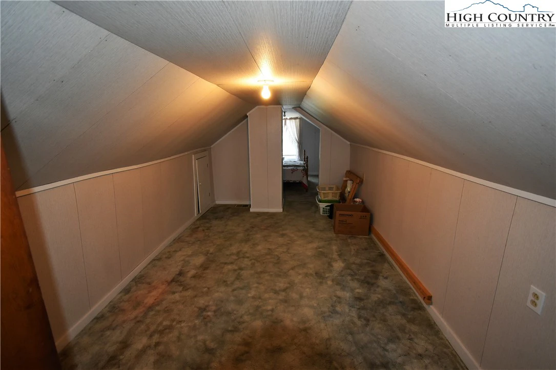Image number 4 for the current listing