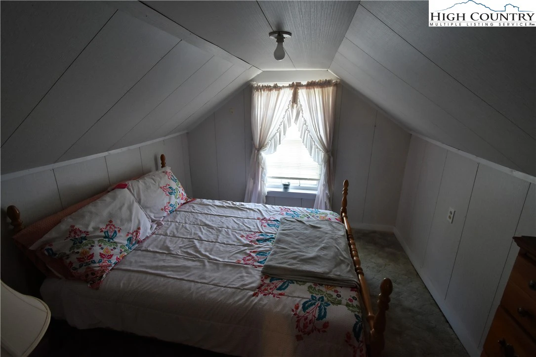 Image number 3 for the current listing