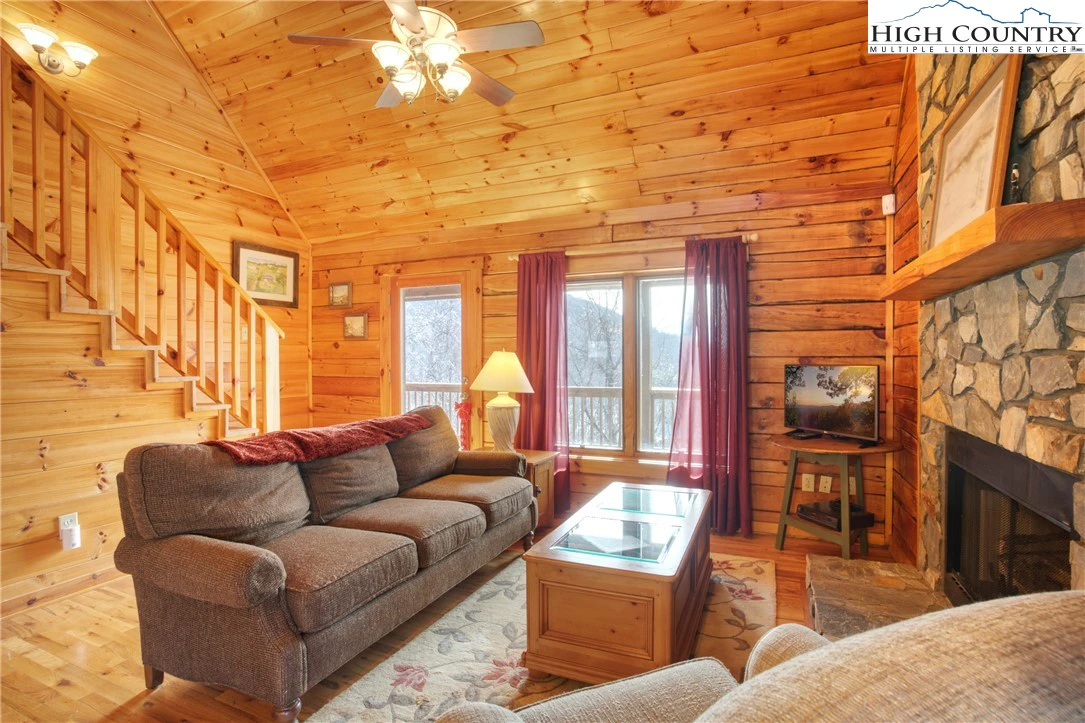 Image number 22 for the current listing