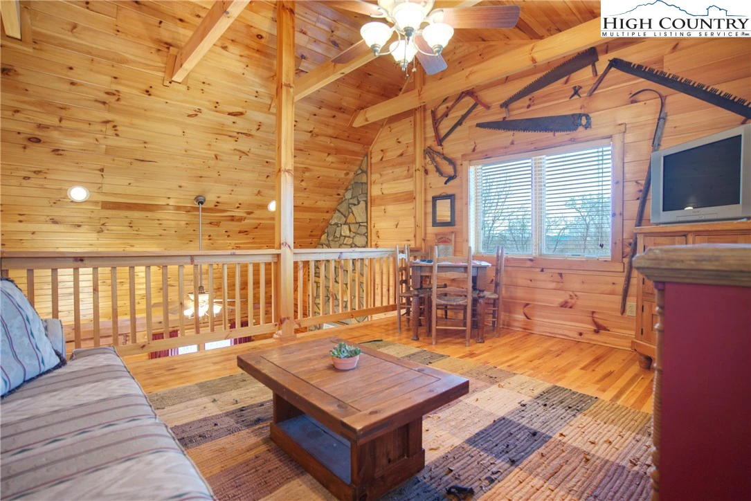 Image number 12 for the current listing