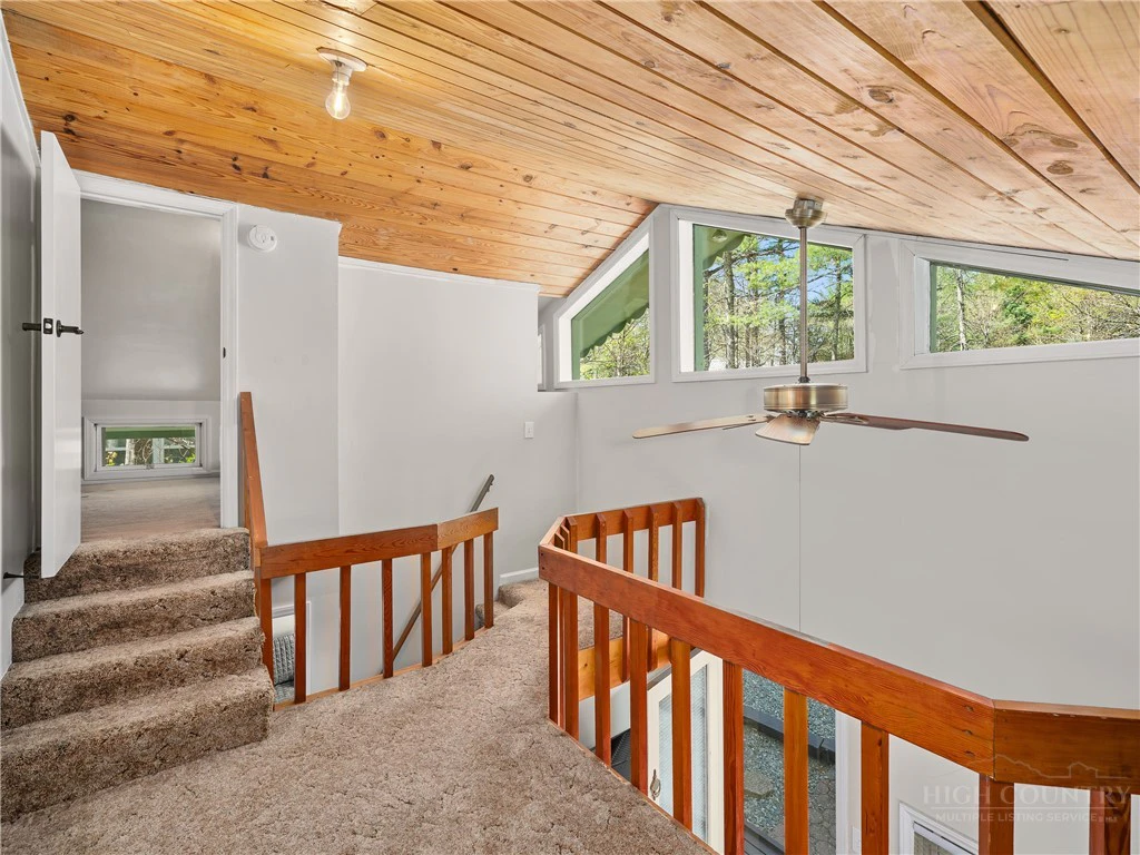 Image number 10 for the current listing