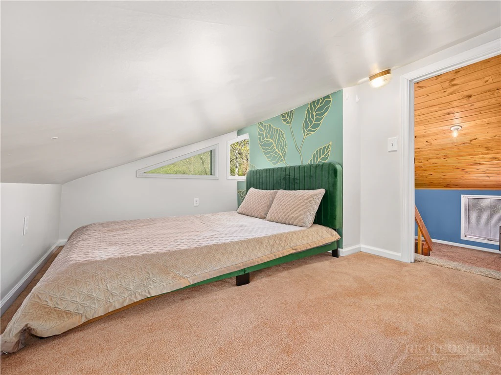 Image number 9 for the current listing
