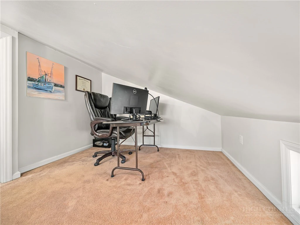 Image number 8 for the current listing