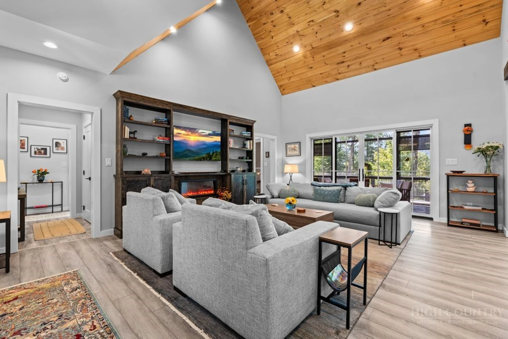 Image number 3 for the current listing
