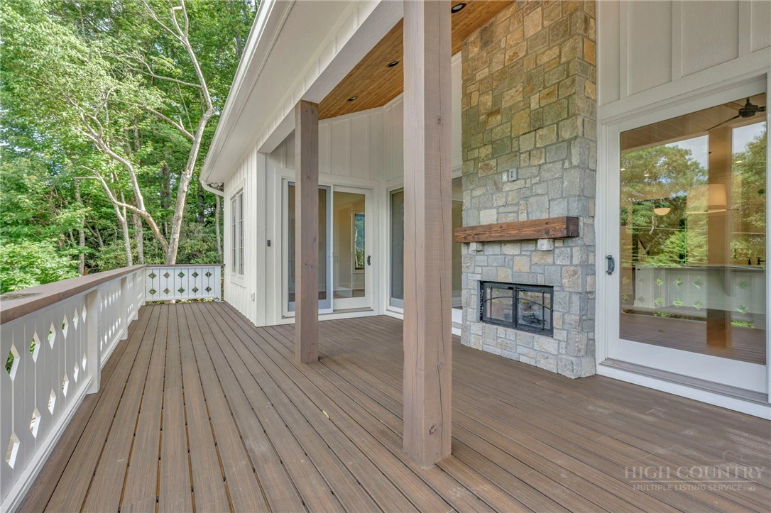 Image number 13 for the current listing