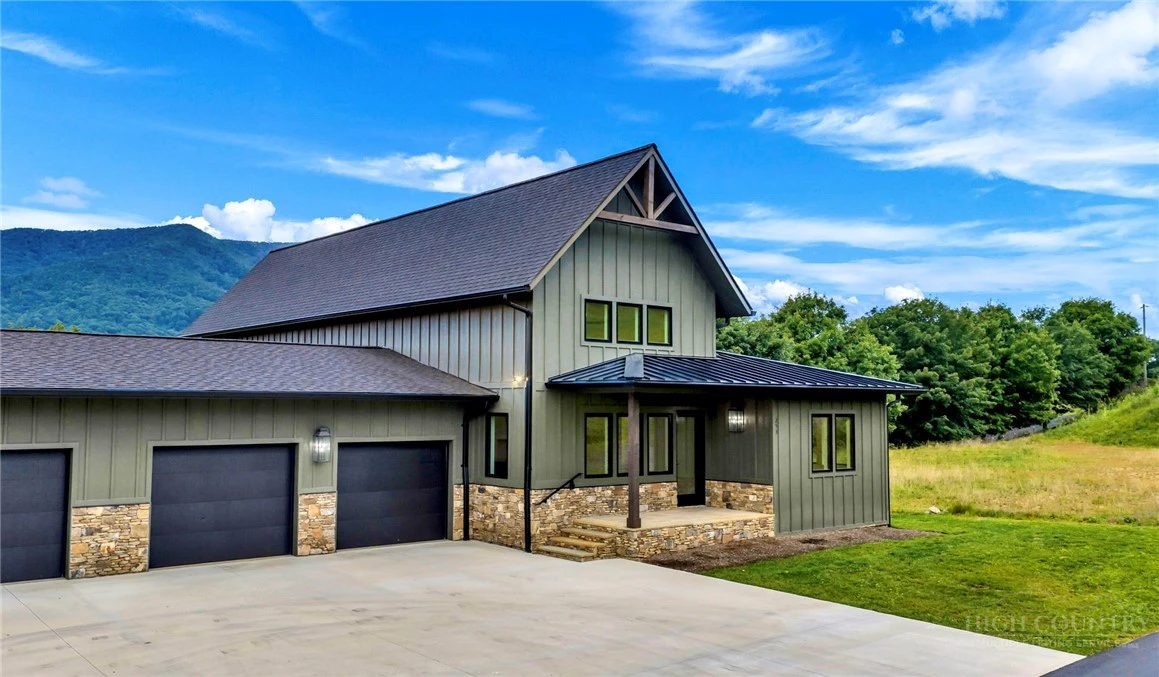 Image number 2 for the current listing
