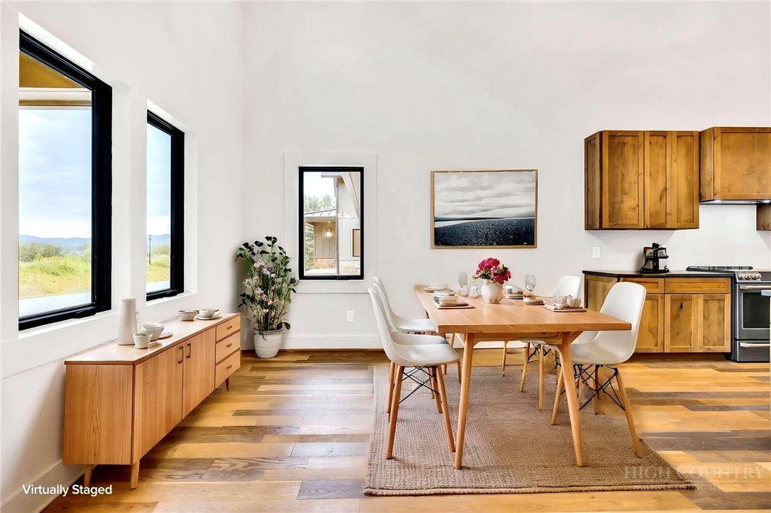 Image number 10 for the current listing