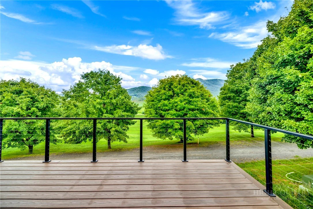 Image number 6 for the current listing