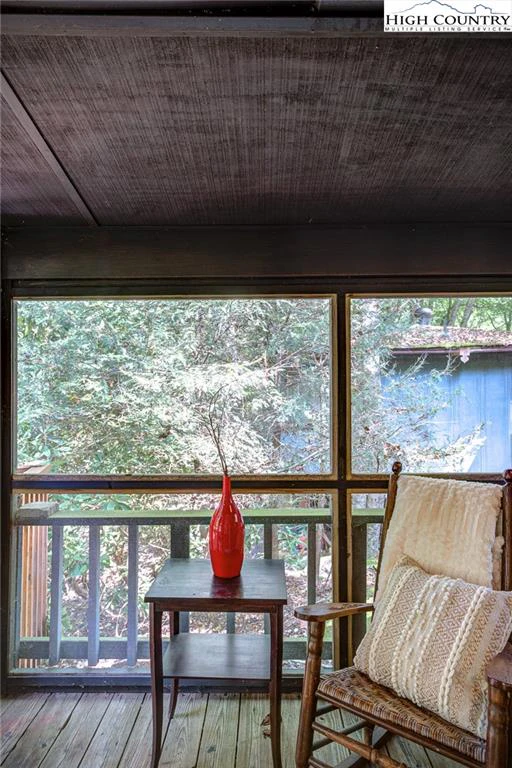 Image number 12 for the current listing