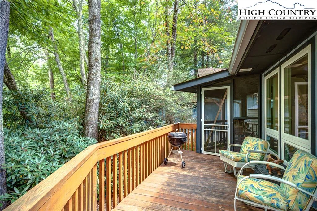 Image number 5 for the current listing