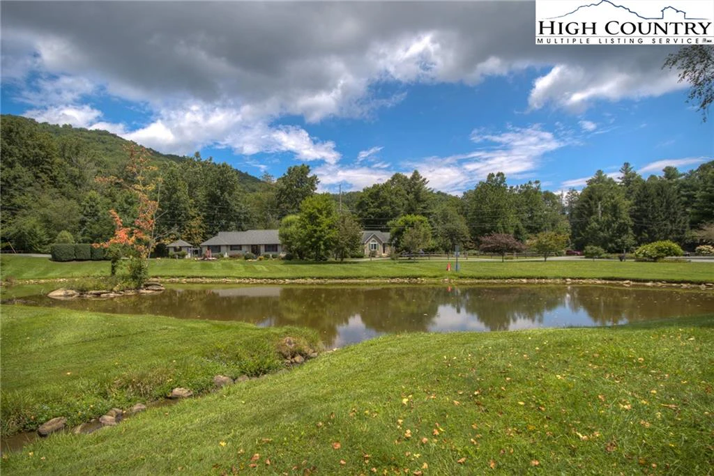 Image number 18 for the current listing
