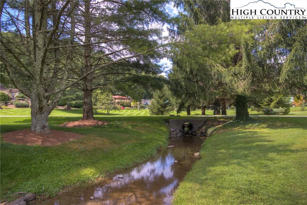 Image number 20 for the current listing