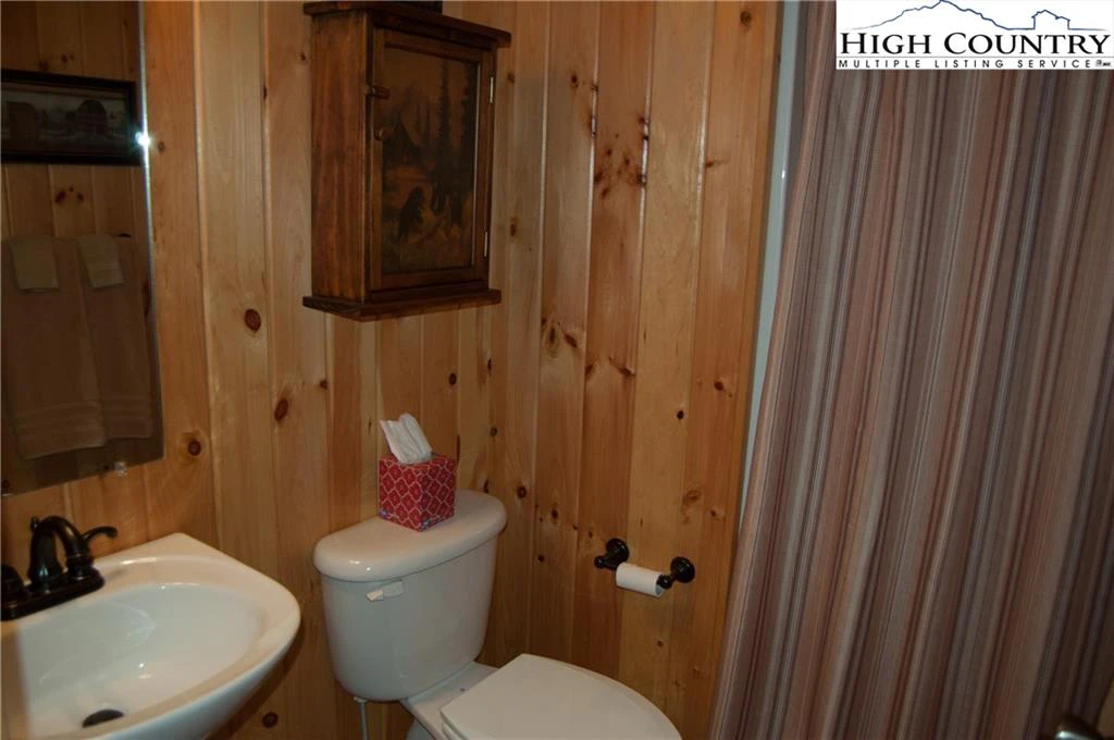 Image number 3 for the current listing