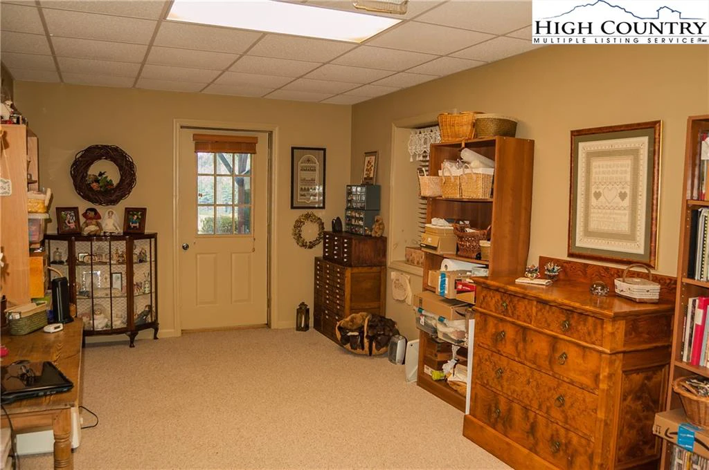 Image number 7 for the current listing
