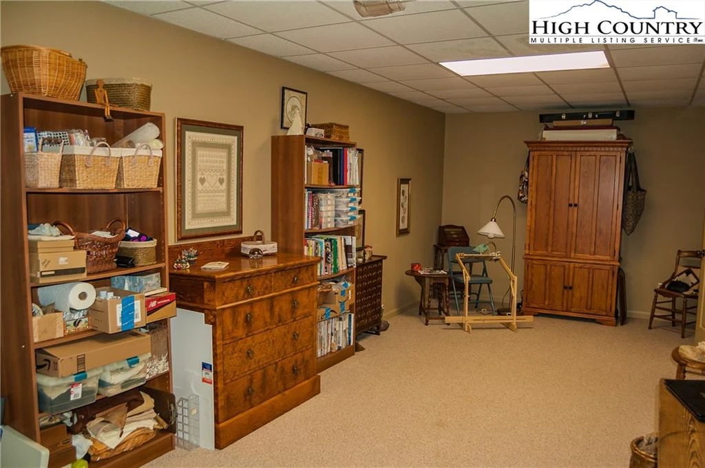 Image number 8 for the current listing