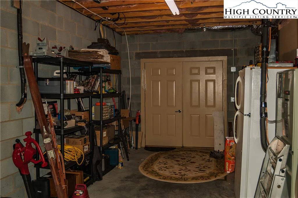 Image number 2 for the current listing