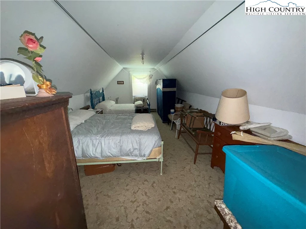 Image number 3 for the current listing