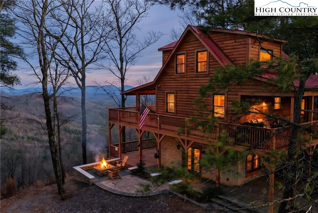 Image number 1 for the current listing