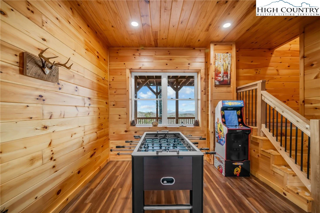 Image number 3 for the current listing