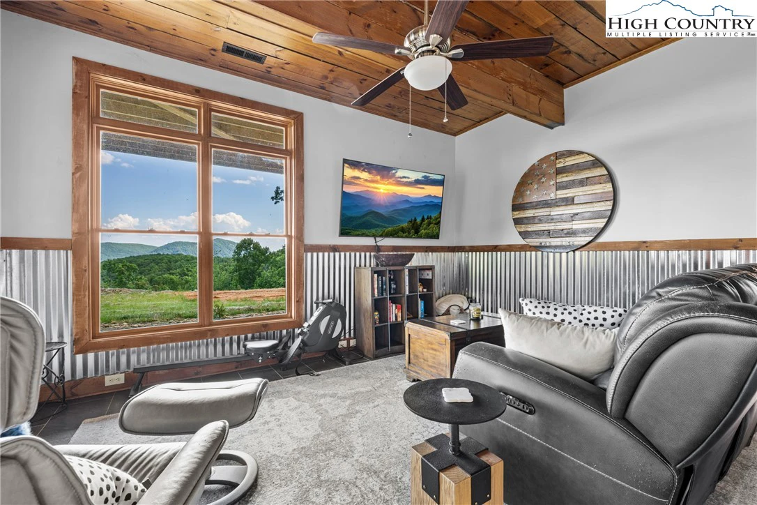 Image number 8 for the current listing