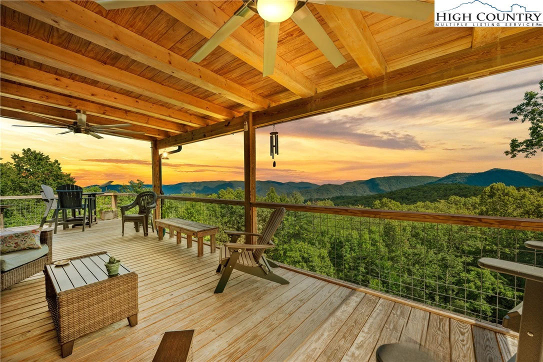 Image number 1 for the current listing