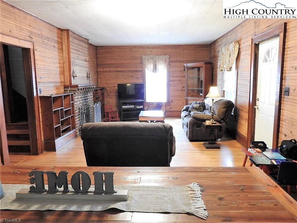 Image number 20 for the current listing