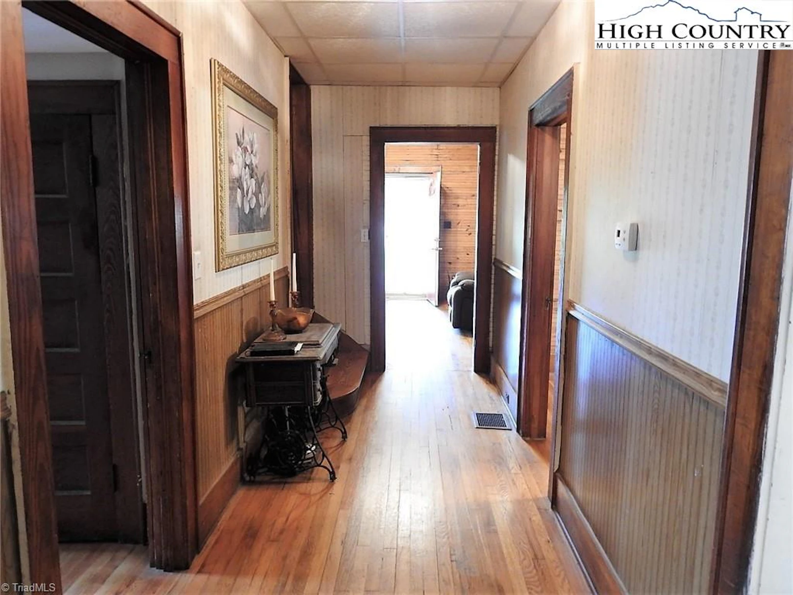 Image number 11 for the current listing