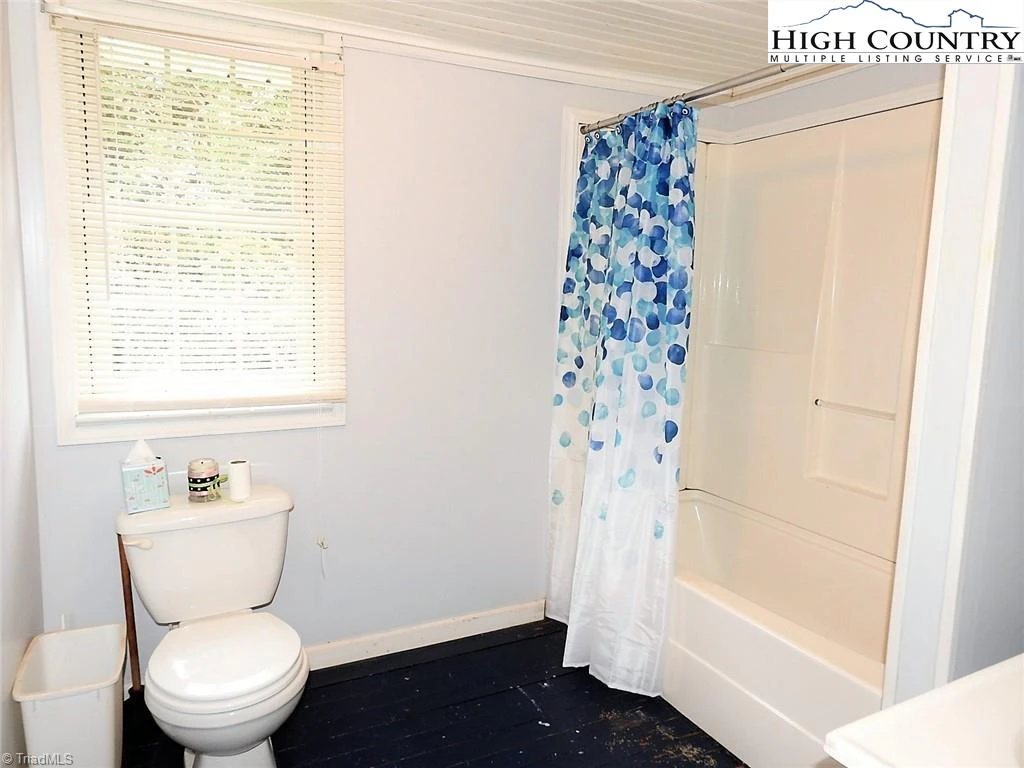 Image number 7 for the current listing