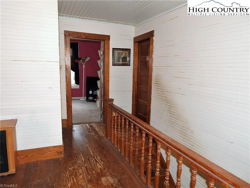 Image number 6 for the current listing