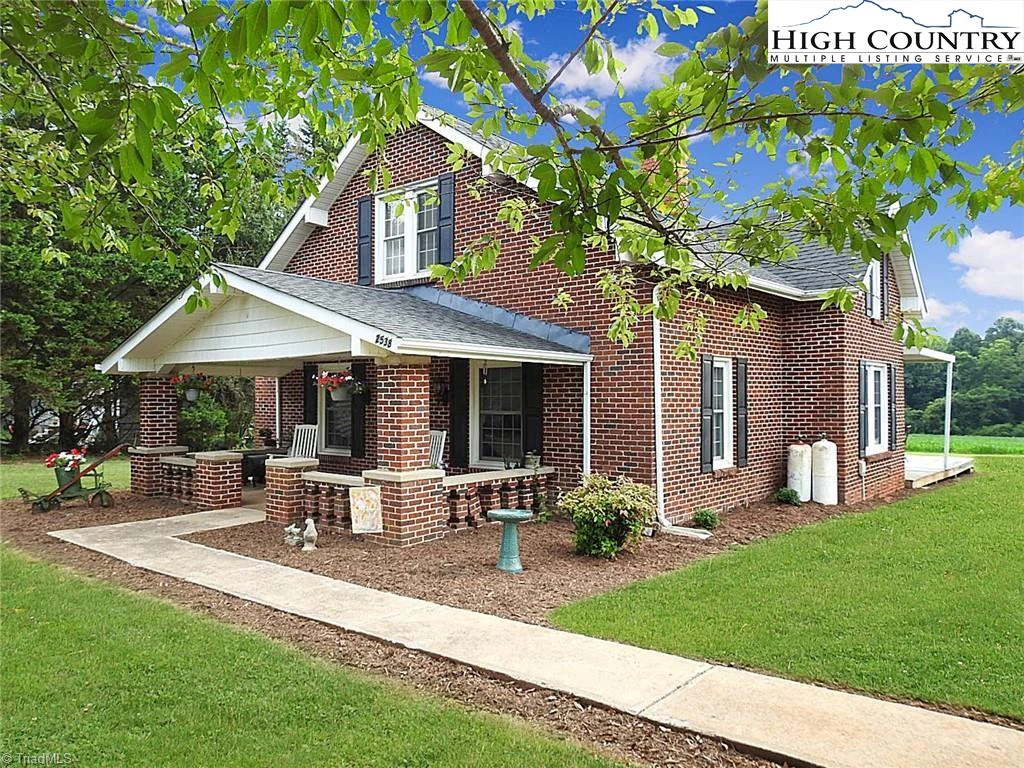 Image number 3 for the current listing