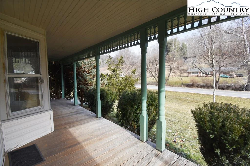 Image number 18 for the current listing