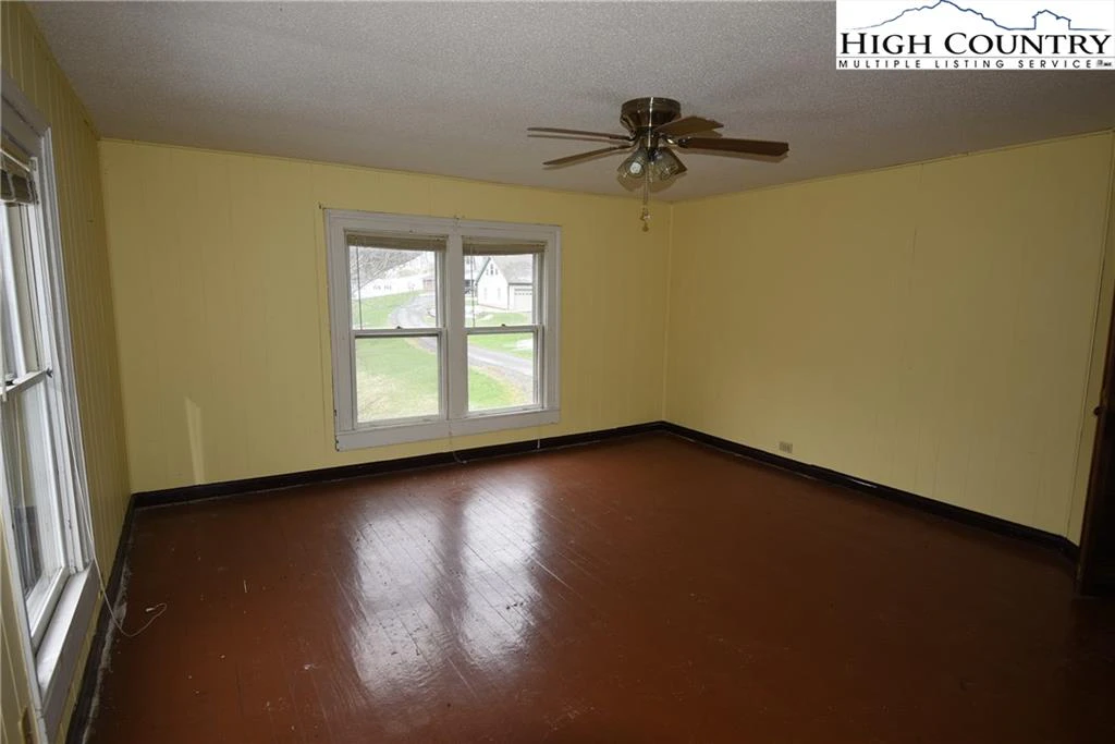 Image number 6 for the current listing