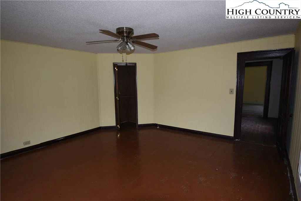 Image number 7 for the current listing